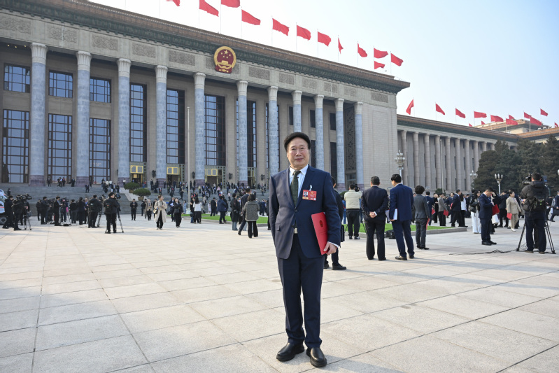 sunbet申搏官网全国人大代表吴焕淦两会尽责履职 献岐黄良策