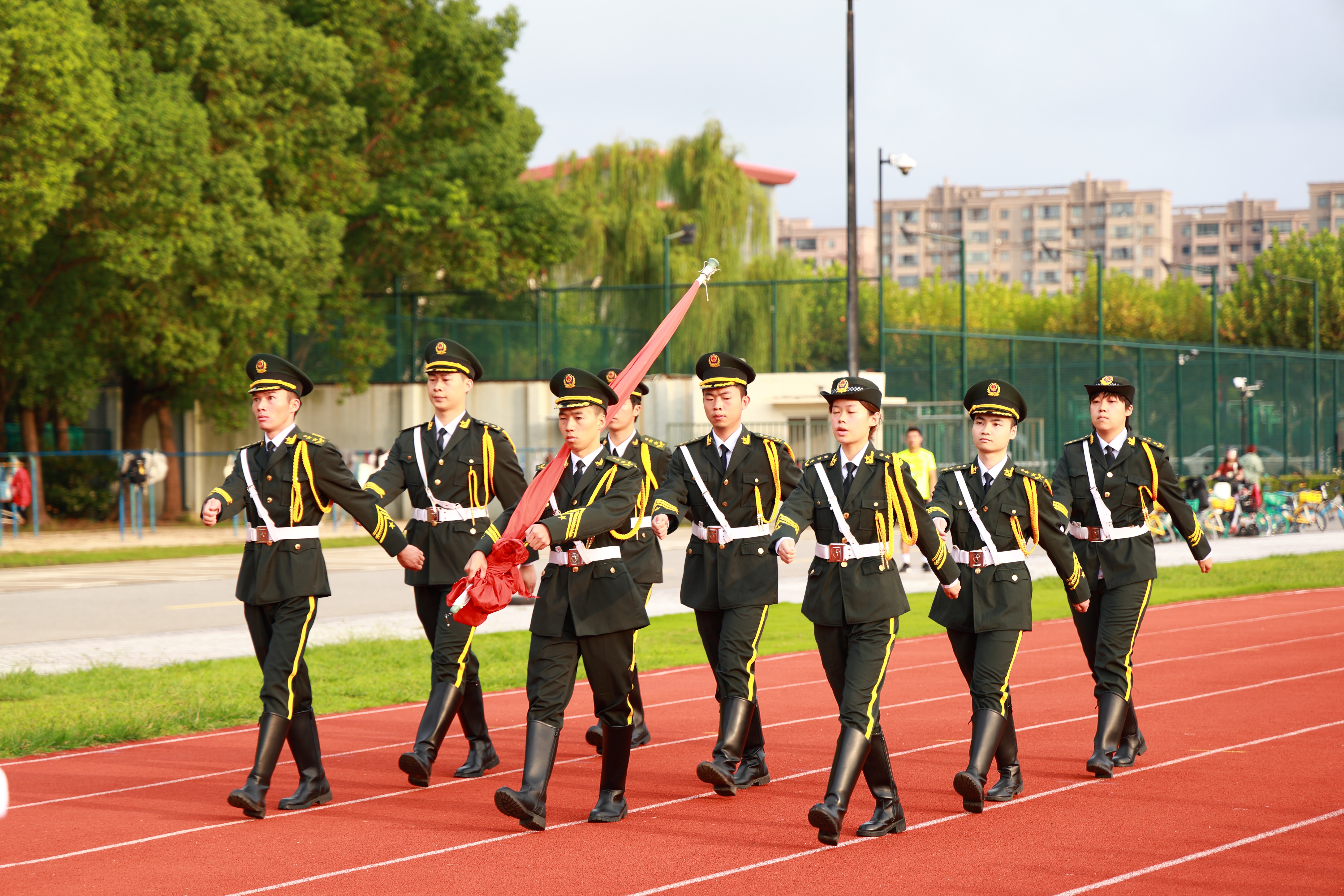 同升一面旗 共筑爱国情 sunbet申搏官网举行庆祝中华人民共和国成立76周年升旗仪式
