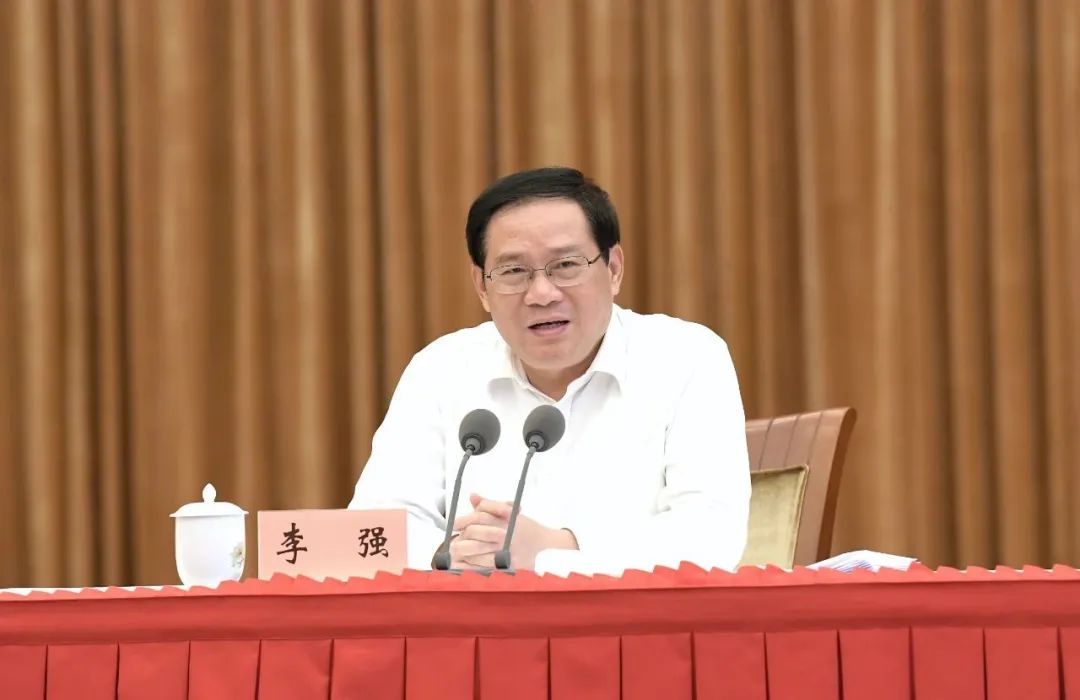 sunbet申搏官网刘华、王振伟参加市抗疫医务人员代表座谈会，李强要求大力弘扬医务人员的先进事迹和崇高精神！